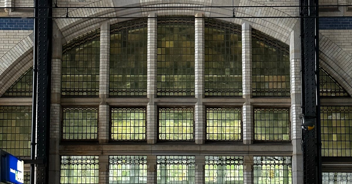 Humor and Sarcasm: What You Need to Know in Dutch Interactions